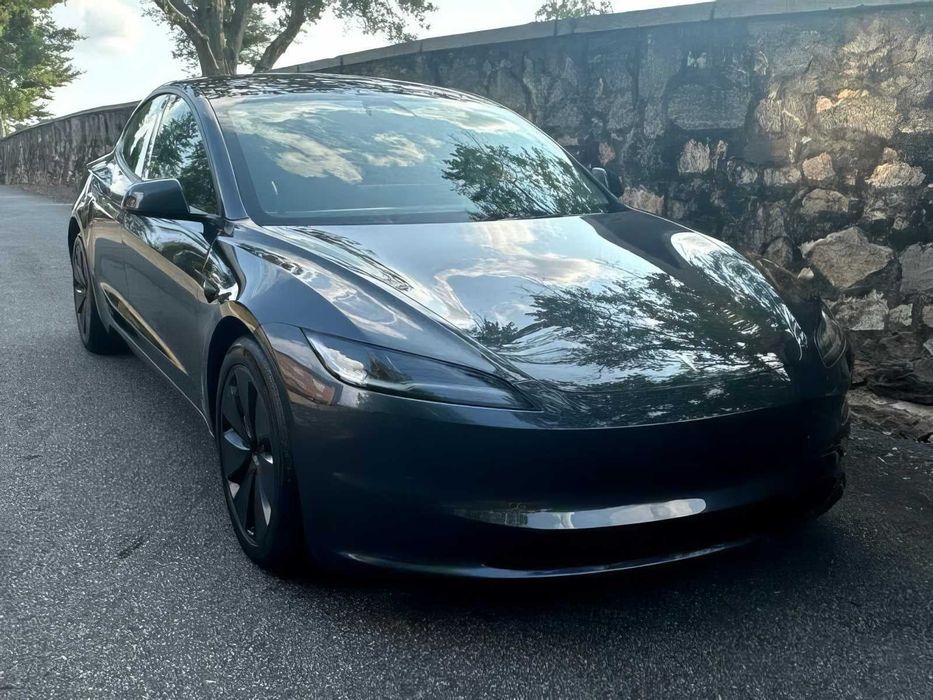 Tesla Model 3      2025