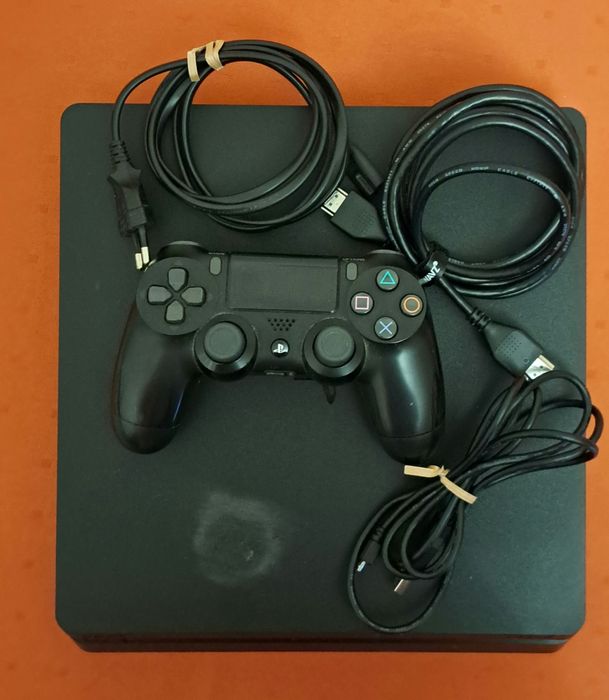 Konsola Ps4 Slim