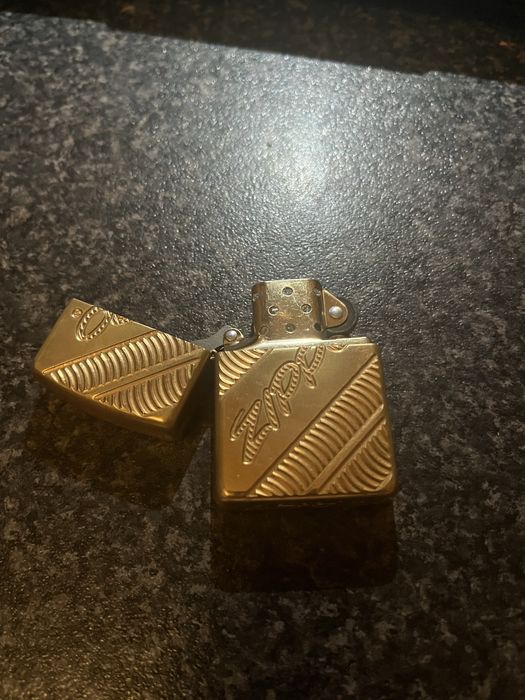 Zapalniczka Zippo, mosiądz, benzynowa Armor.