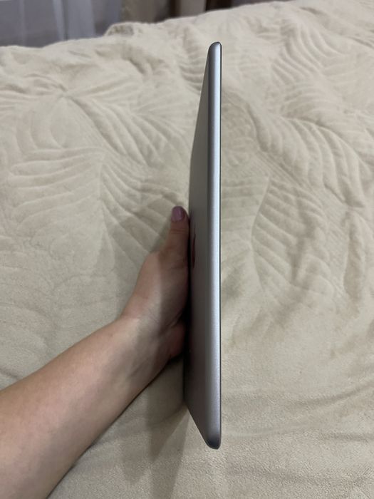 Продам iPad 6 32 GB