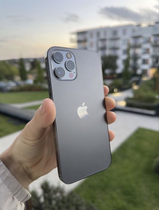 продам айфон 12 про