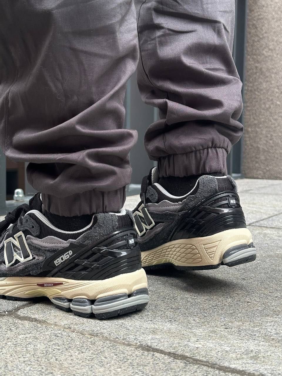 Buty New Balance 1906D Protection Pack Black Beige roz 40-45!