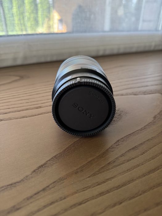 Обʼєктив Zeiss Vario-Tessar E 4/16-70 (на кроп)