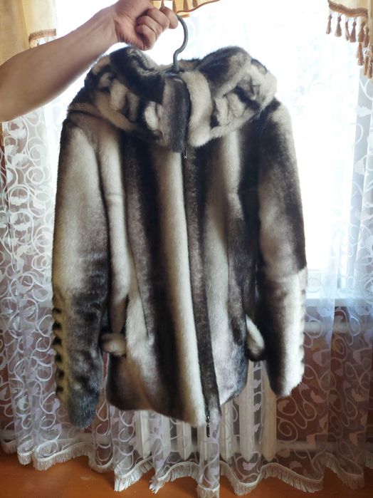 Продам шубу. В гарному стані.