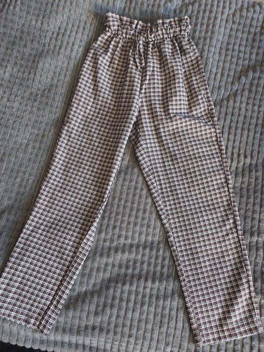 4 pary spodni dla dziewczynki r.134, jesany i inne