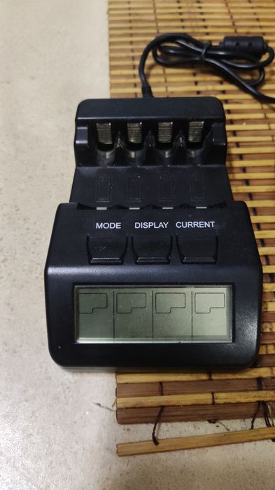 Зарядний пристрій ExtraDigital BM110 для АА-ААА NiMH та  NiCd