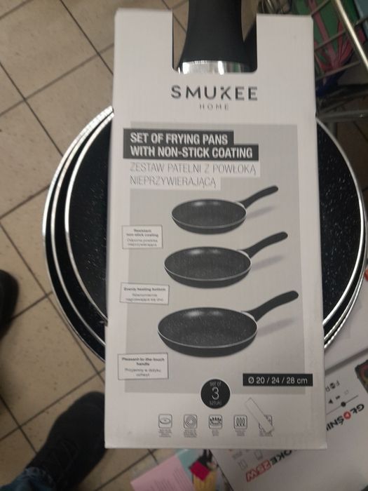 Zestaw 3 patelni Smuke  20/24/28.cm średnicy.