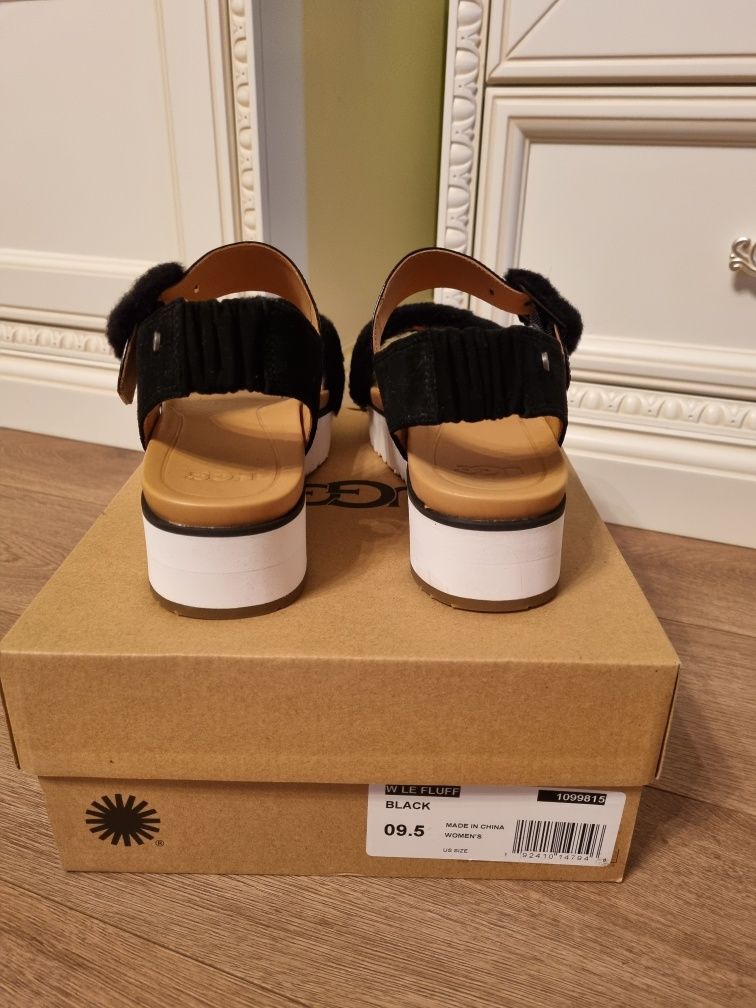 Босоножки Ugg  Wle Fluff 26,5 см