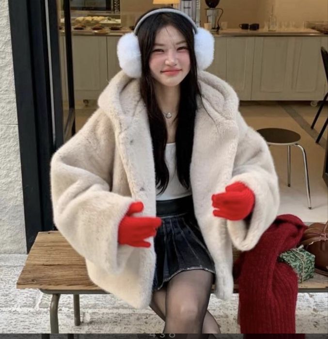 Шуба із штучного хутра з капюшоном