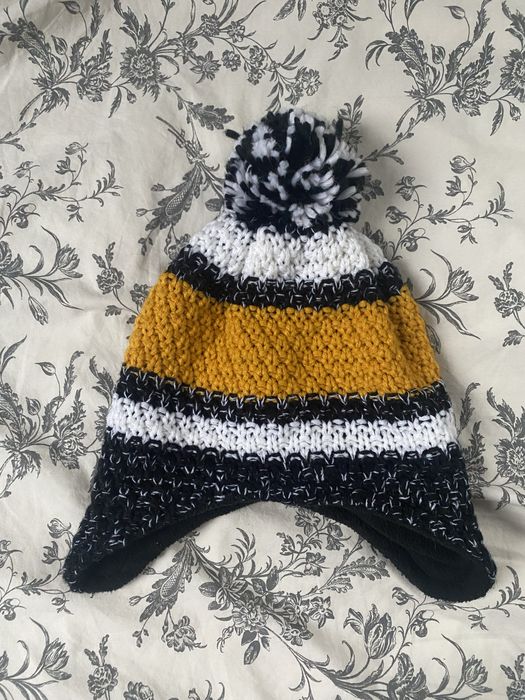 Zimowa czapka dziecieca z pomponem