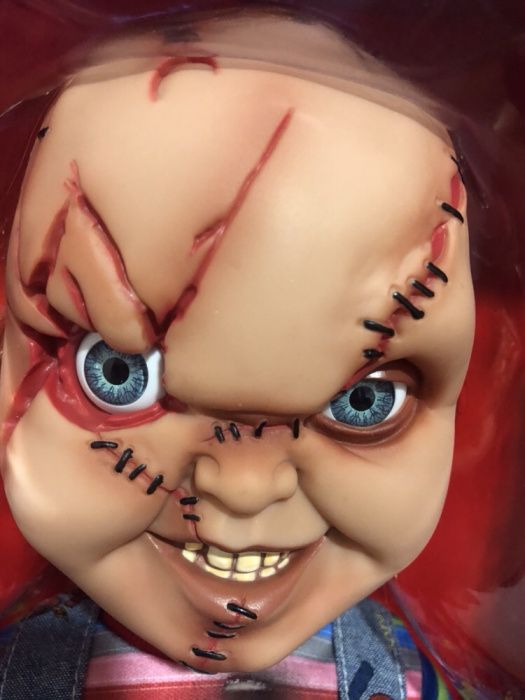 Chucky oficial da Mezco figura