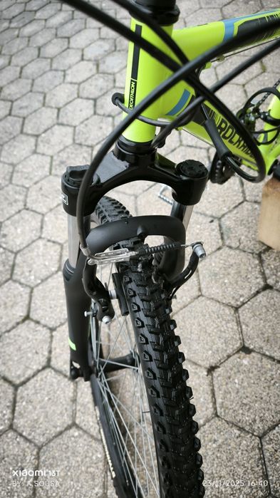 Bicicleta B'Twin Rockrider ST500