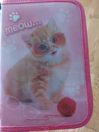 Piórnik kotek różowy