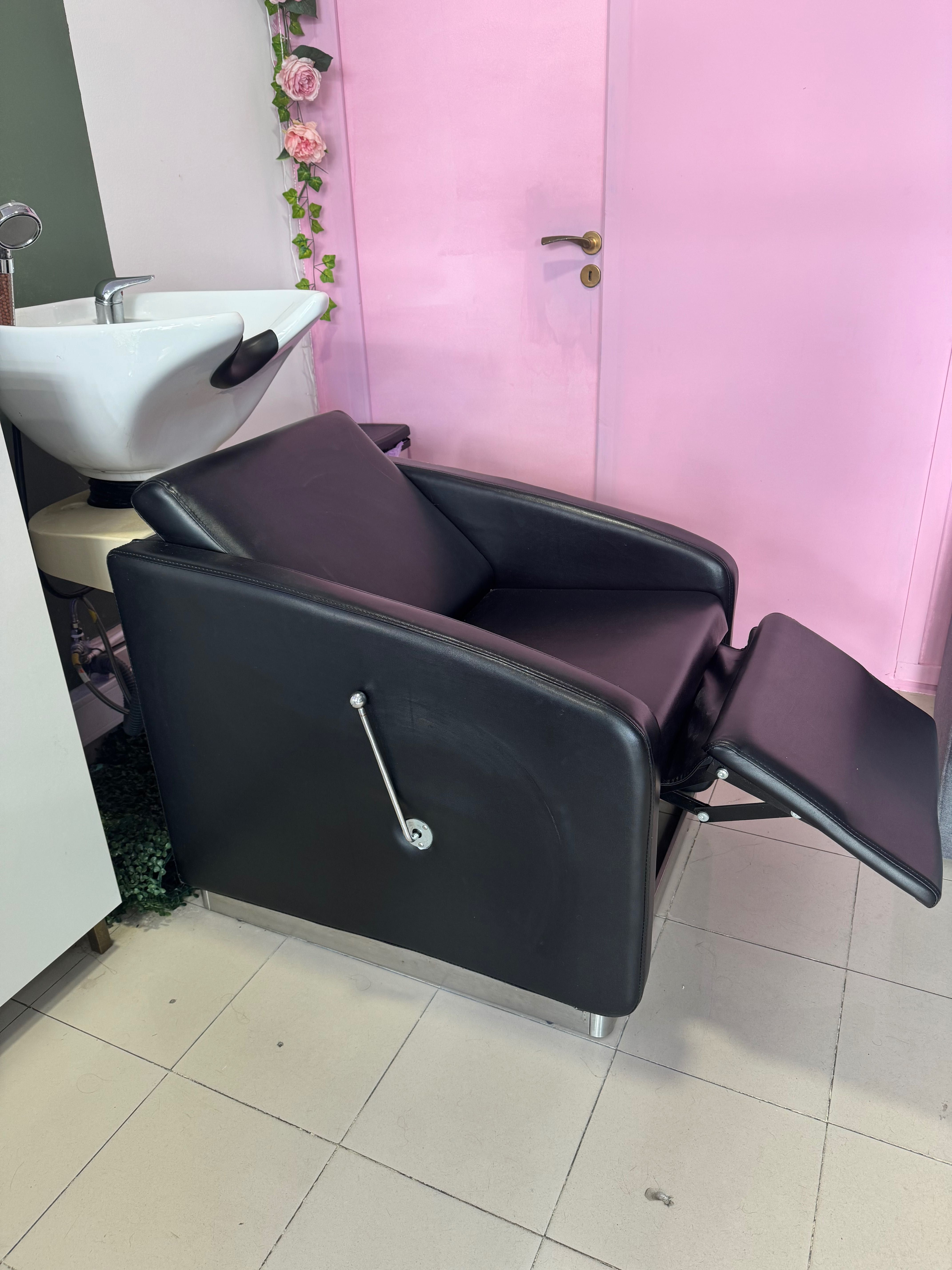 Vendo conjunto de cadeiras e rampa de lavagem
