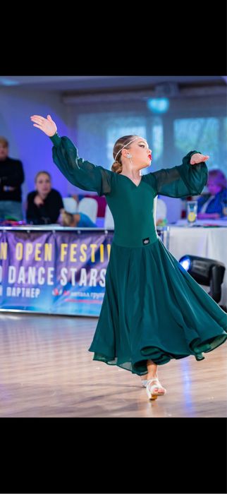 Продается платье стандарт