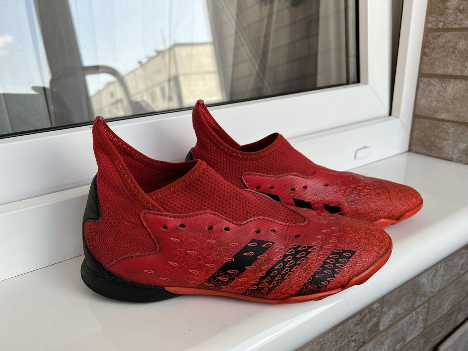 Сороконожки, бутси, футзалки adidas predator 38.5 ( 25.5)