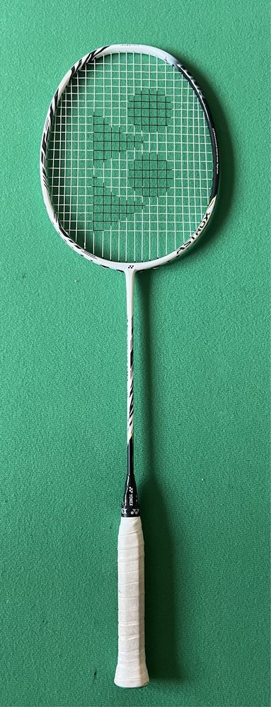 Rakieta do badmintona Yonex Astrox 99 Tour White Tiger