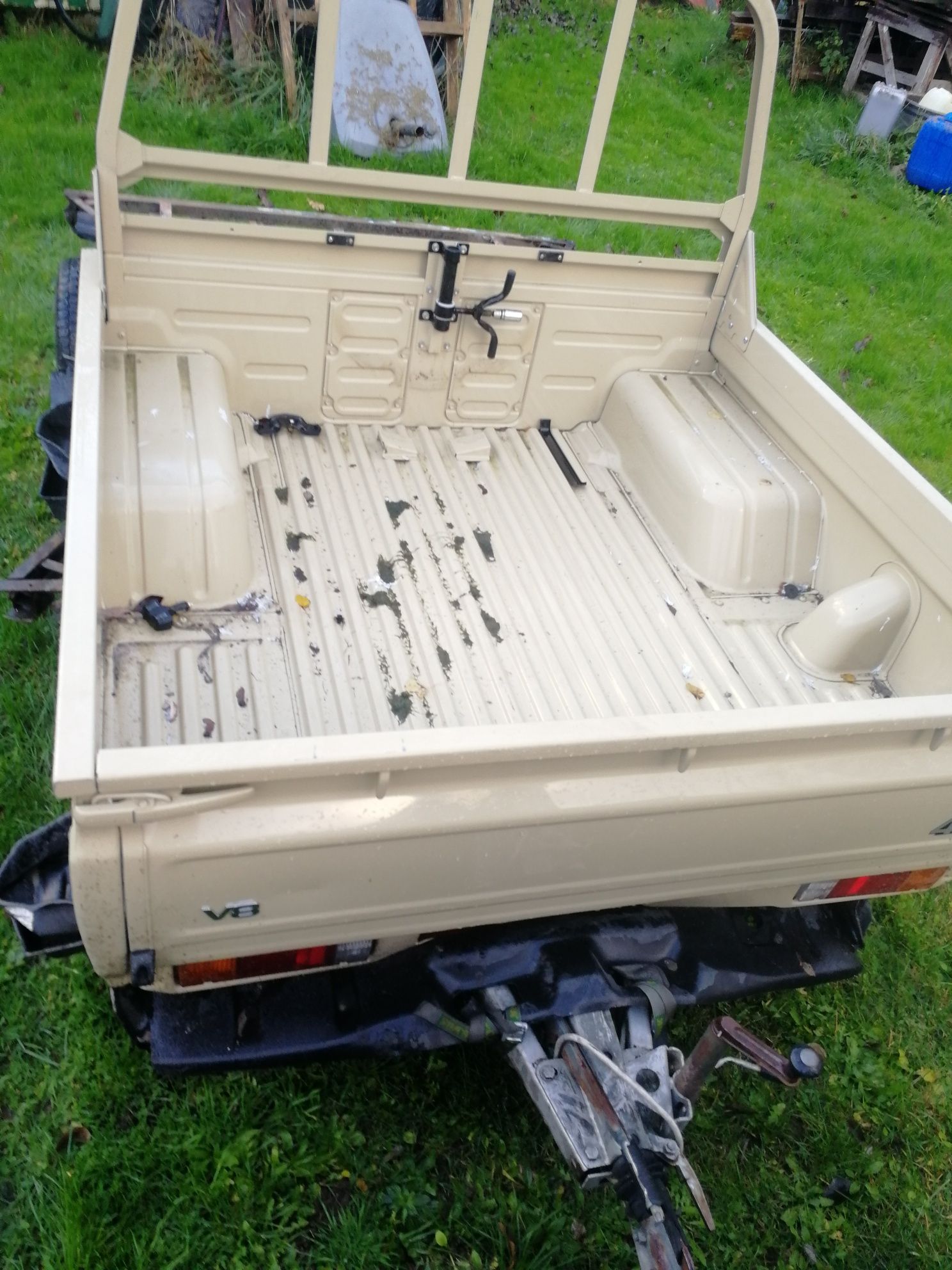Toyota skrzynia ładunkowa paka pickup