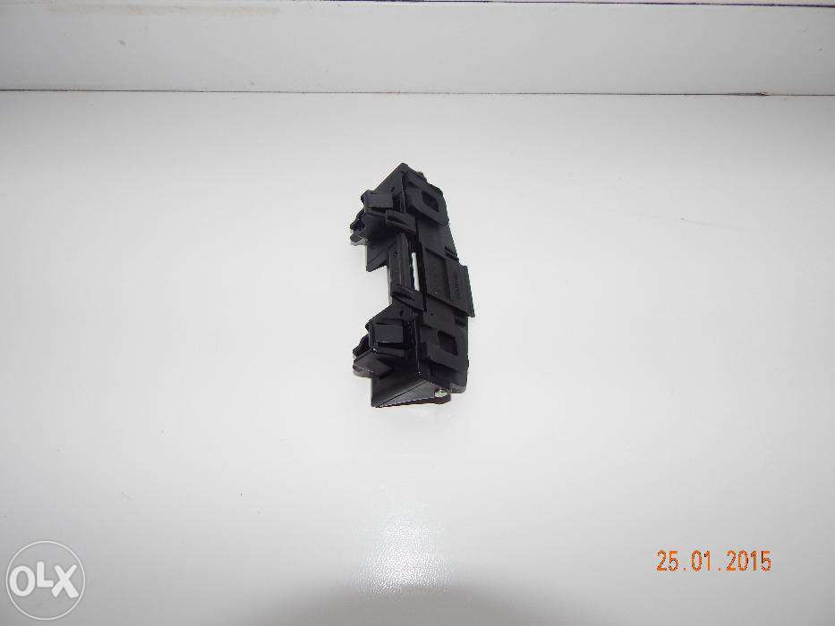 Крепление (петля) лючка бензобака БМВ Е32,Е34, Е38,Е39,Е53.