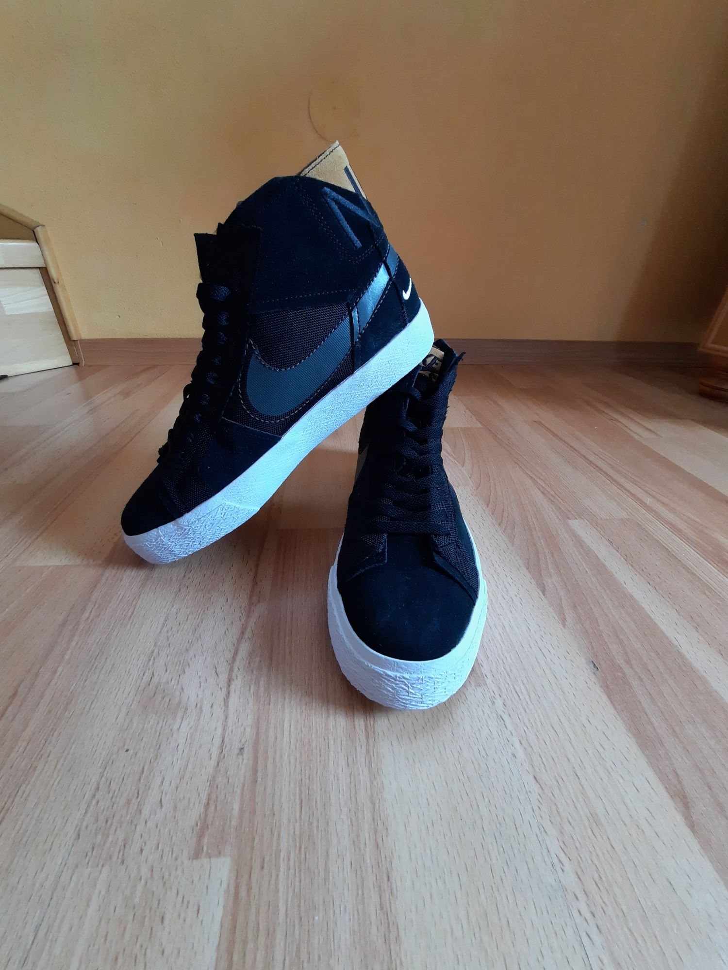 Оригінальні чоловічі кросівки Nike SB Zoom Blazer Mid Premium (DV7898-