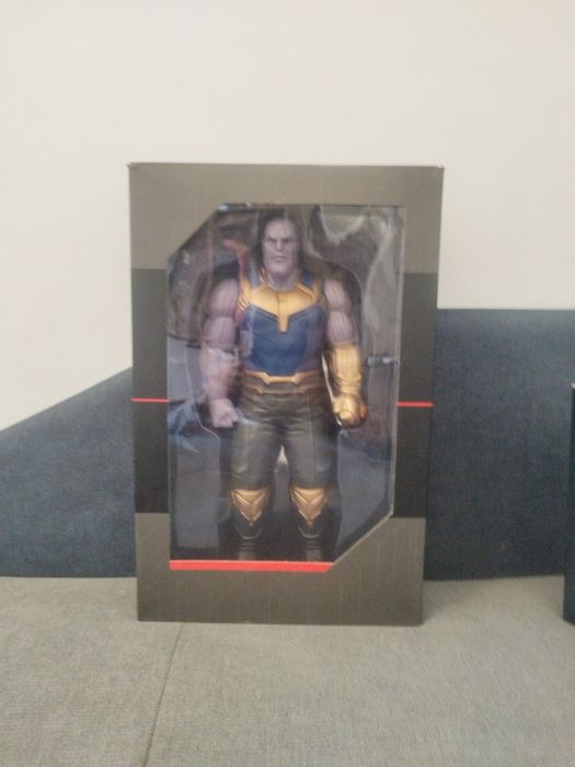 Figurką tanos duży mam też pudełko