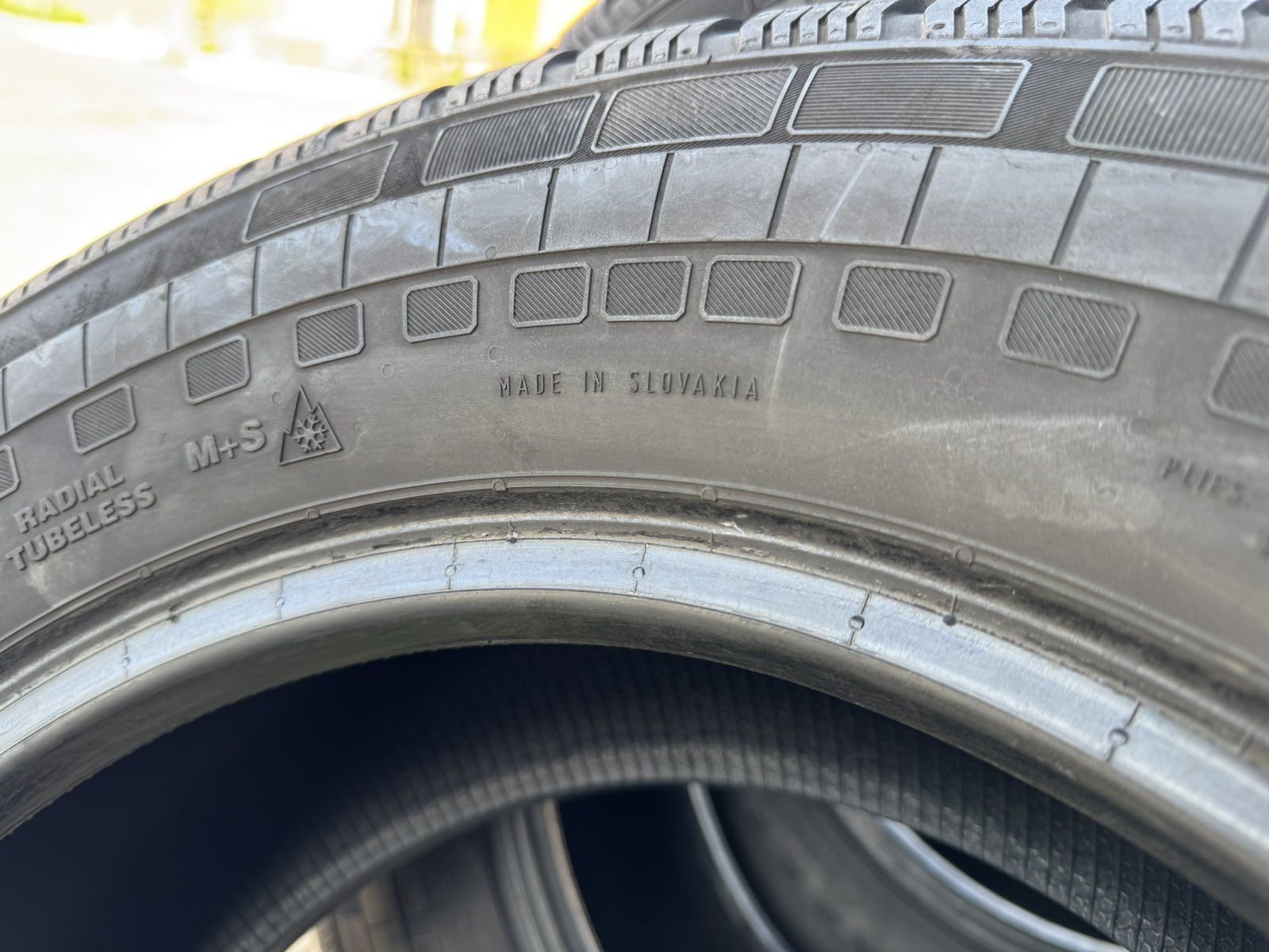 Всесезонні шини Continental 235/65 R16C резина спрінтер / крафтер