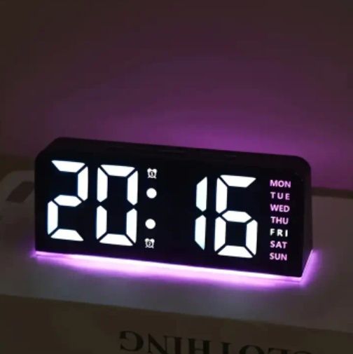 Relógio digital LED