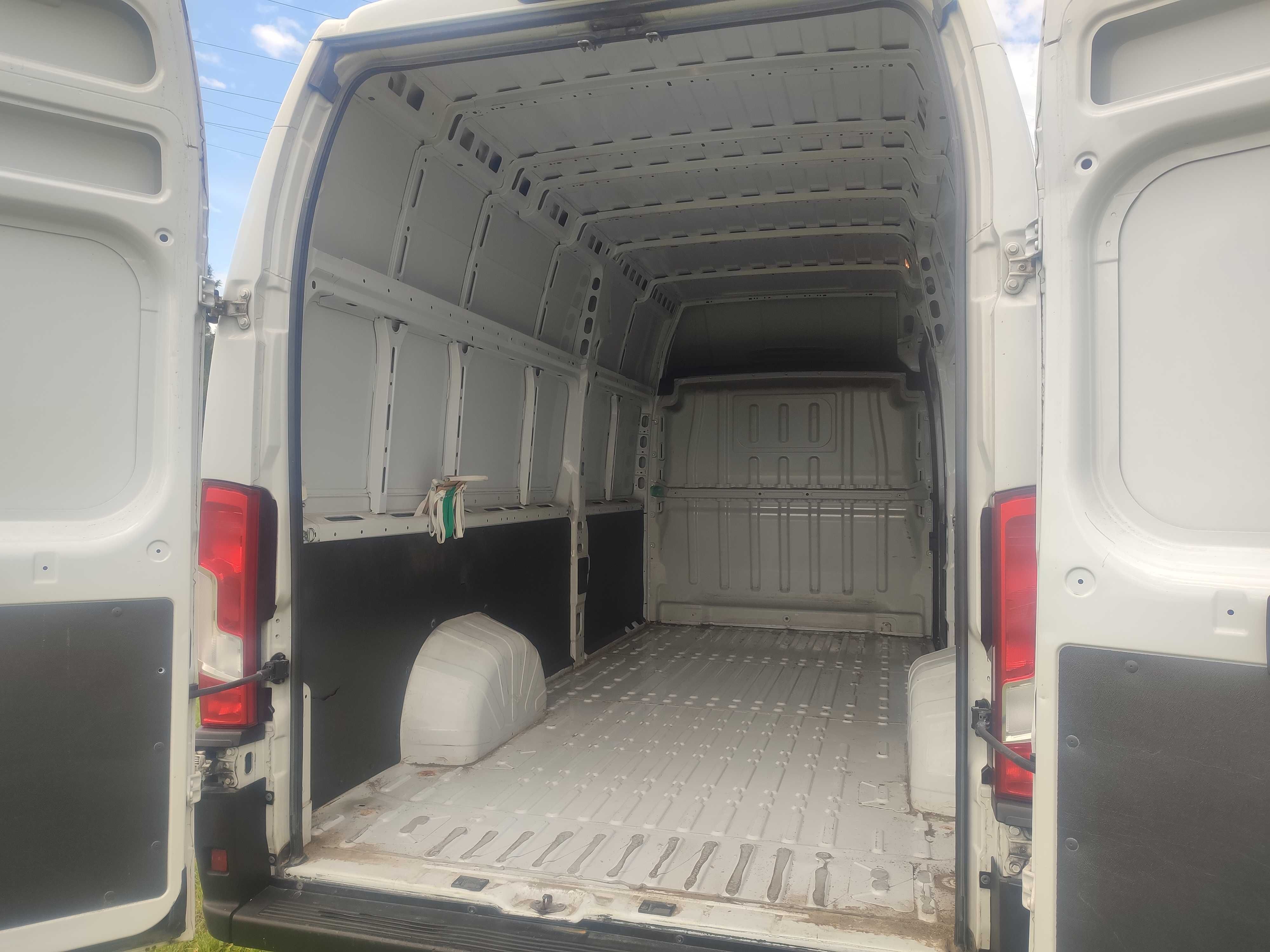 FIAT DUCATO MAXI FURGON w wersji L4H3 rok produkcji 2021