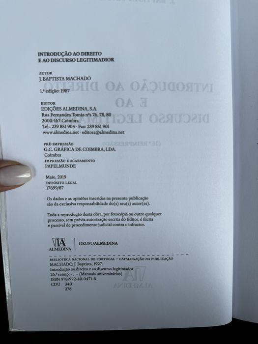 Livro de Introduçao ao Direito