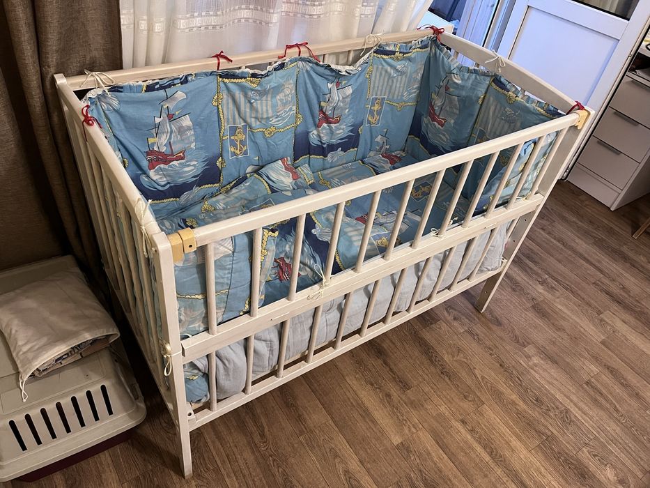 Бортики мʼякі в дитяче ліжко. Простинь і плед