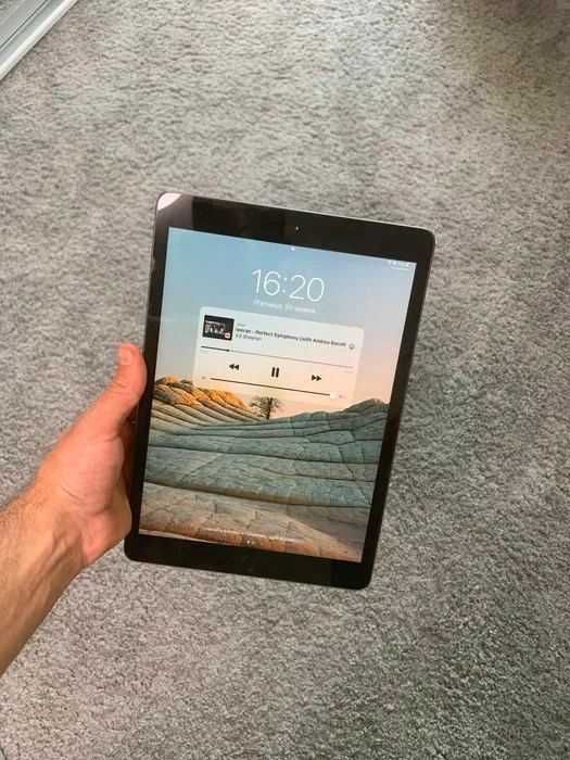 Крутий!! Apple iPad 7