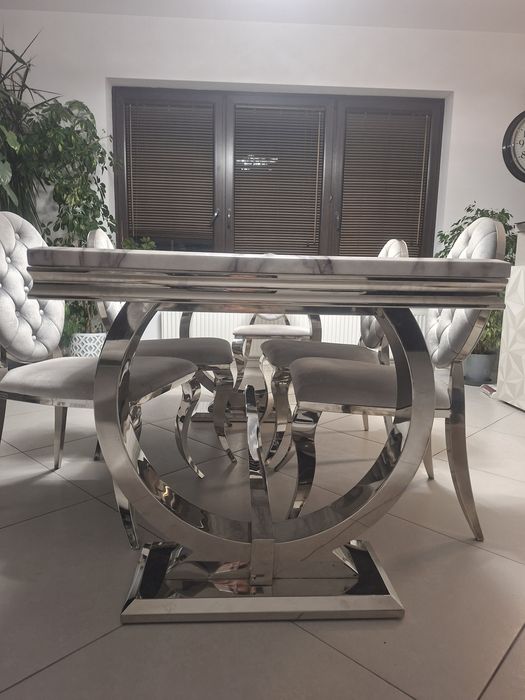 Komplet. Stół i krzesła glamour