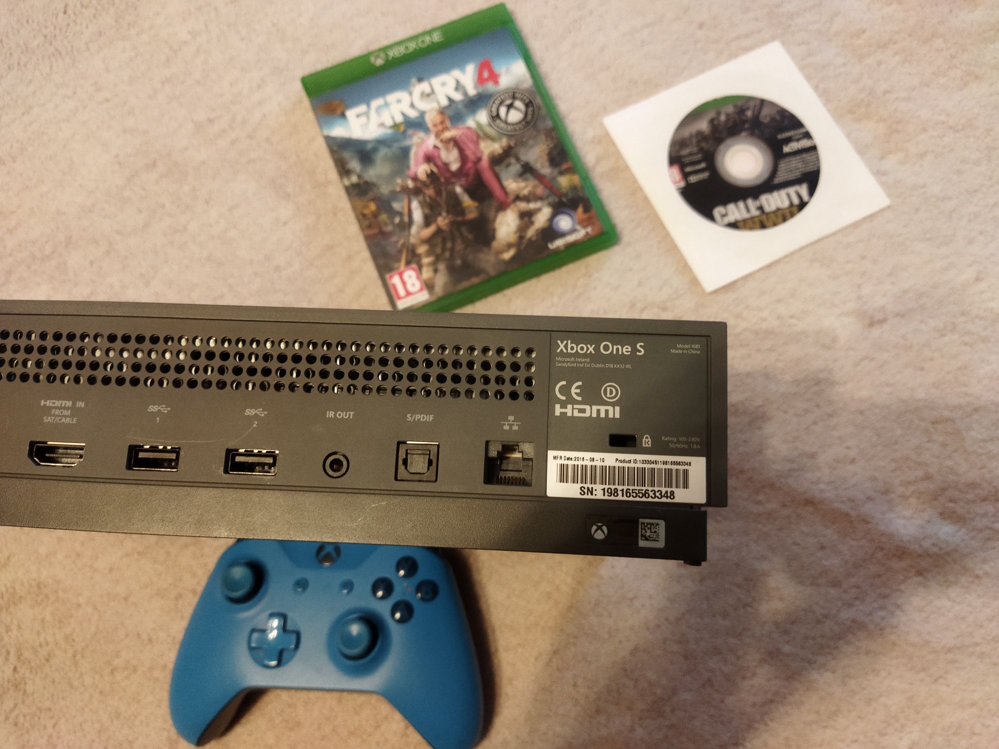 Xbox One S + акаунт ( GTA 5, Mortal Kombat XL, Halo 5, Gears of War 4)