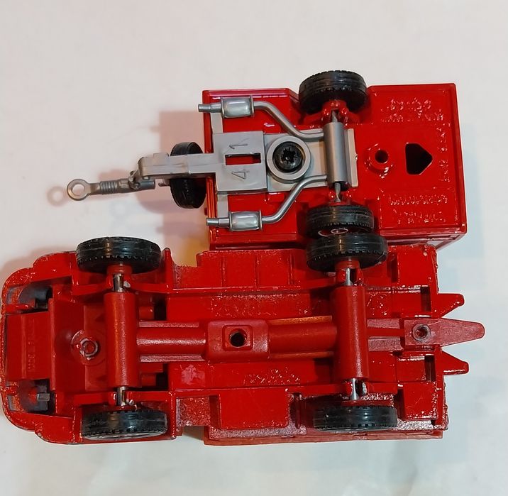 Duas miniaturas Solido de bombeiros