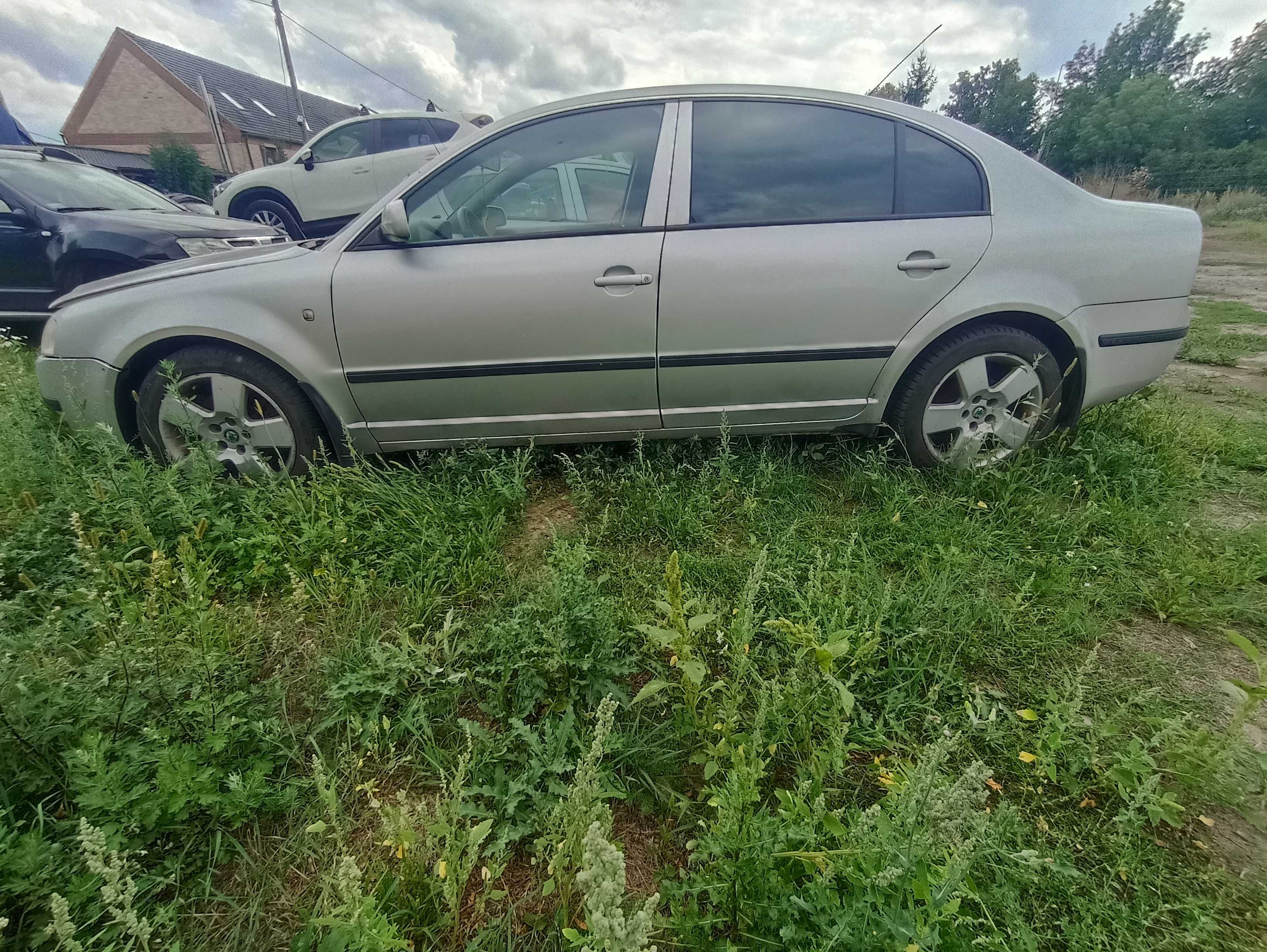 skoda superb I zderzak przód przedni lak 9102