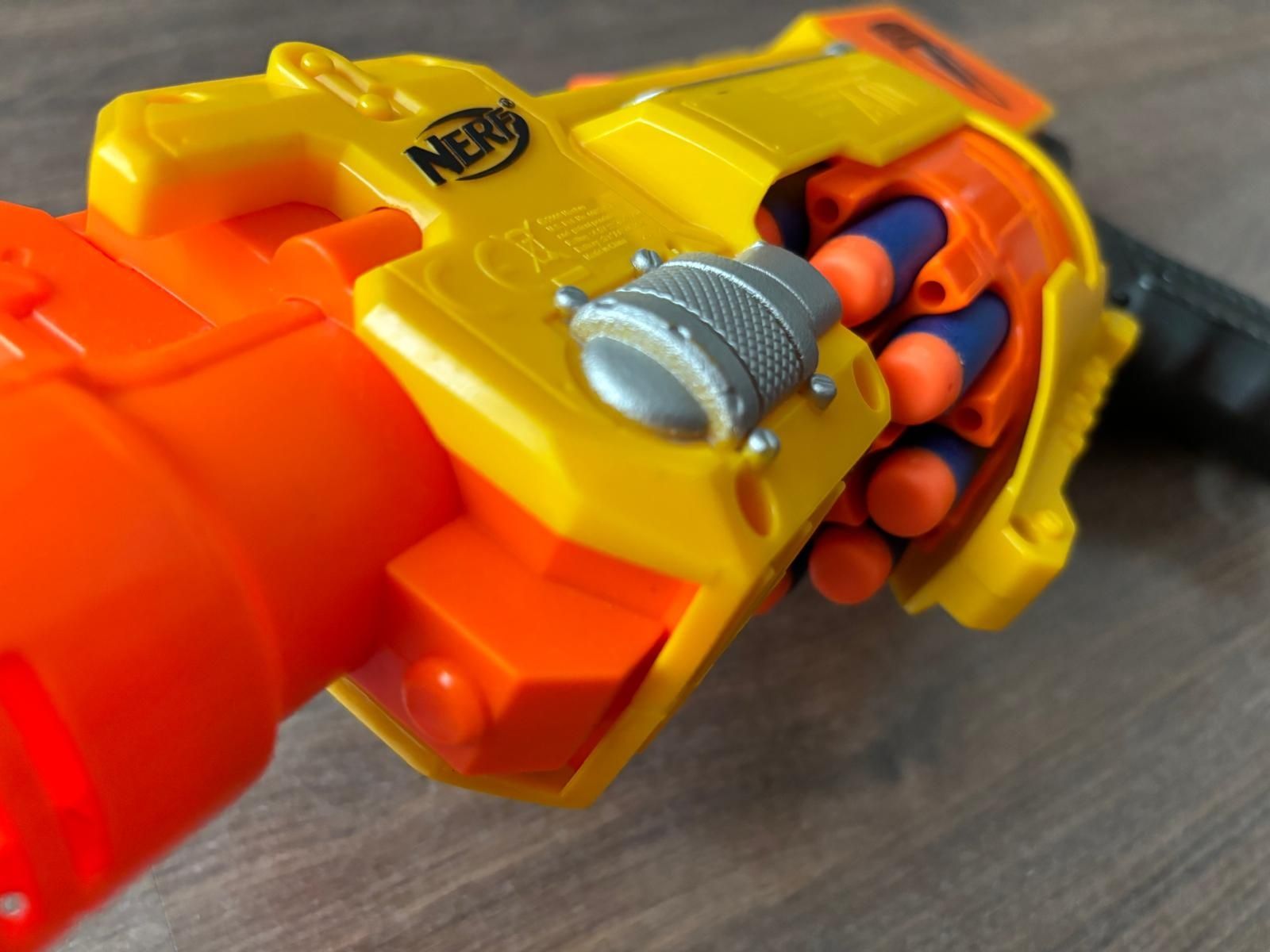 Pistola NERF 
Barricade RV-10
Recarga de 10 balas
+ 15 balas suplement