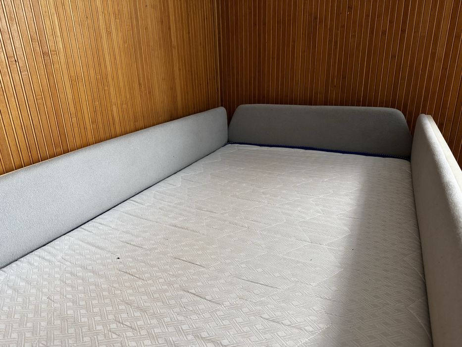 Дитяче ліжечко машина-поліція