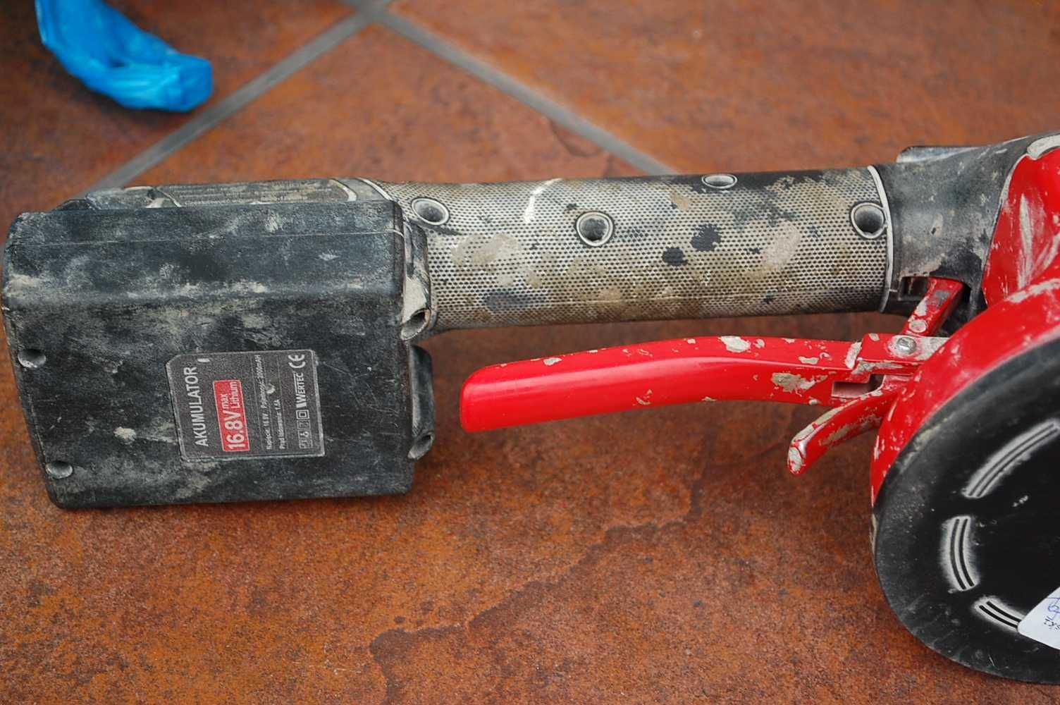 Przyssawka wibracyjna  WERTEC WT9390 2 Akumulatory