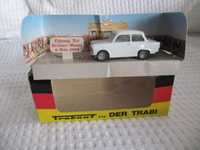 Trabant, der Trabi, pamiątka zburzenia Muru Berlińskiego 1989