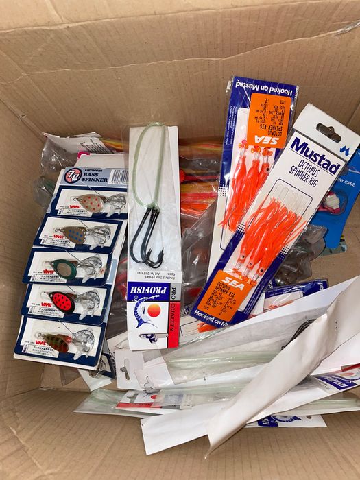 Vários utensílios para pesca