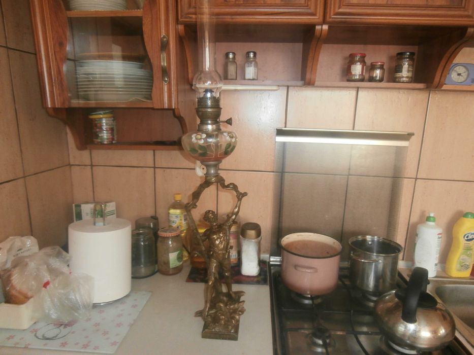 stara lampa naftowa