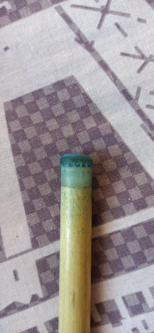 Кий бильярдный б/у