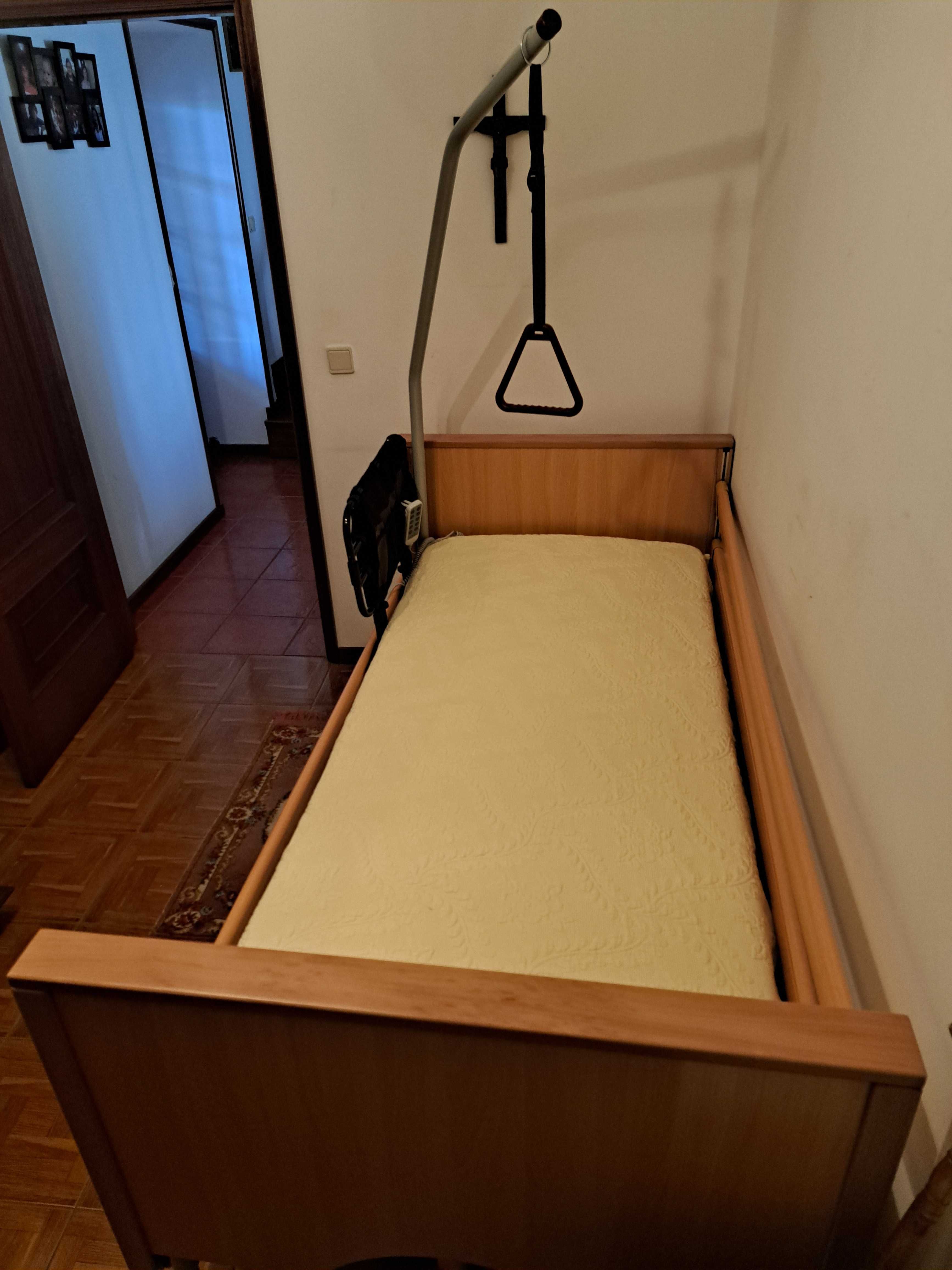 Cama articulada elevatória