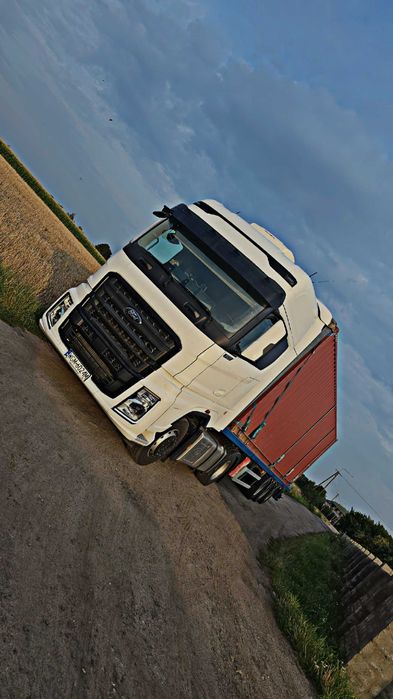 Transport zwierząt, siana / słomy, materiałów budowlanych