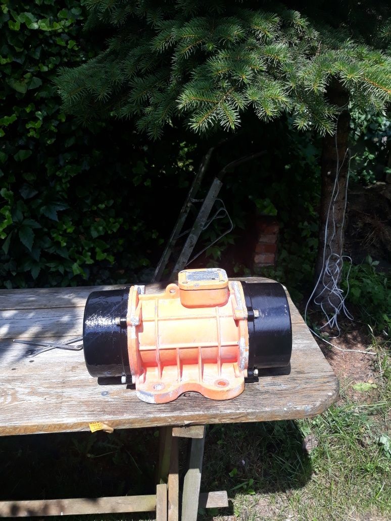 Sprzedam elektro wibrator Mwe700