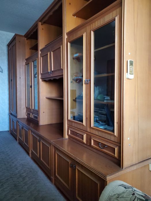 Мебель - стенка, 4 модуля по 90 см высота 2.26