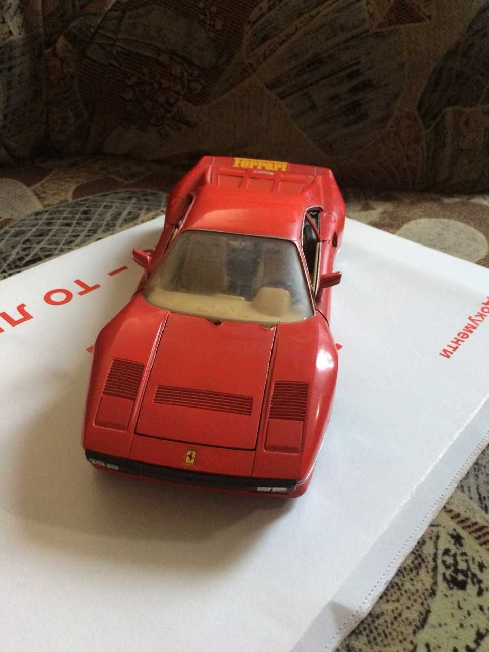 Продам модель Ferrari  GTO 1984  bburago 1 18.