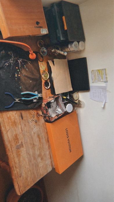 Luis Vuitton orange standart box