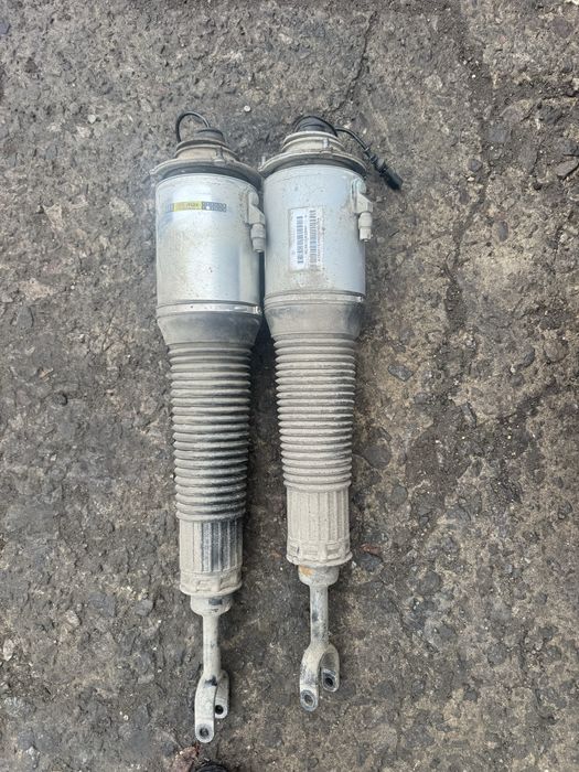 Стойки ауді а8D3 передні 4E0616040AH. 4E0616039AH