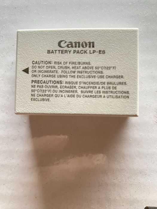 Lustrzanka Canon EOS 600D + obiektyw EFS 18-55mm + torba